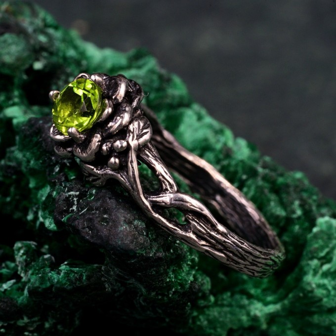 Elegant Peridot Lotus Ring - Nature-Inspired Silver Band with Leaf Detail