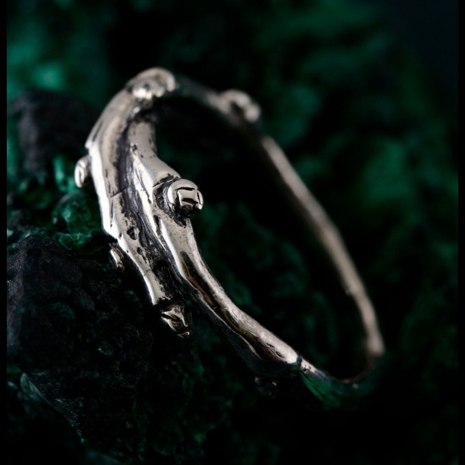 Handcrafted Sterling Silver Twig Ring – Nature-Inspired Wavy Forest Band