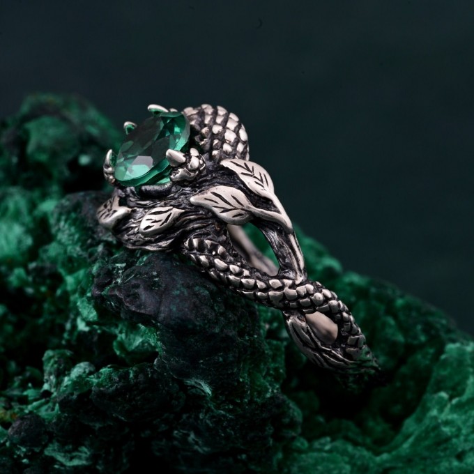 Enchanting Ring Dragon Scale - Serpentine Elegance in Silver Armor