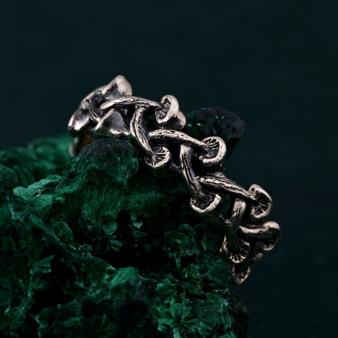 Unbreakable Ties: Gothic Chain Silver Ring