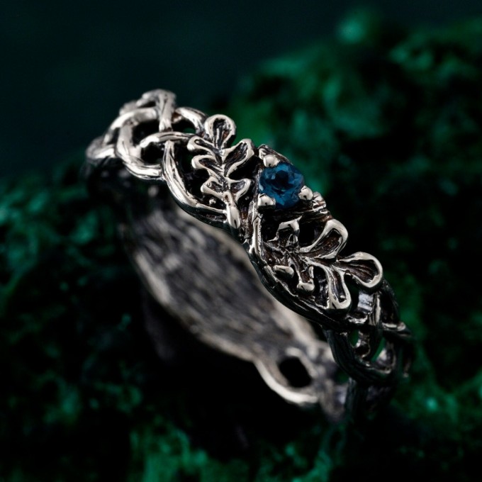 Elegant Topaz Leaf Ring – Silver Nature-Inspired Gemstone Ring for Women
