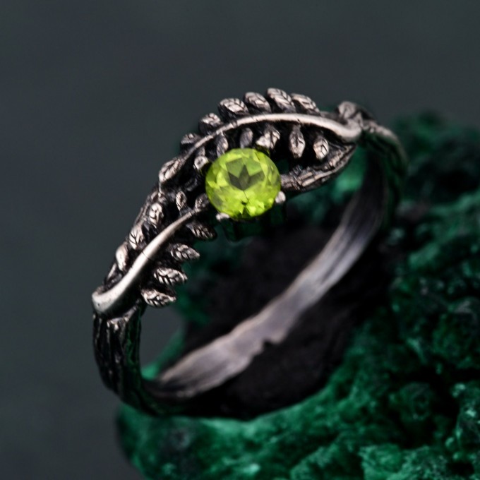 Enchant Forest Wedding Band – Peridot Fern Branchlet, Whispering Fern, Twig and Fern Design, Graceful Frond Ring