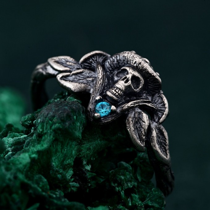 Gothic Skull and Mushroom Ring – Mystic Fungi Skullcap Jewelry