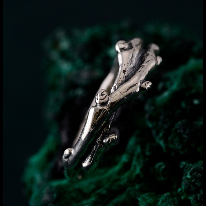 Handcrafted Sterling Silver Twig Ring – Nature-Inspired Wavy Forest Band