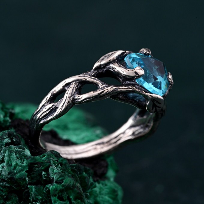 Nature-Inspired Topaz Ring – Leaves and Branches Design for All