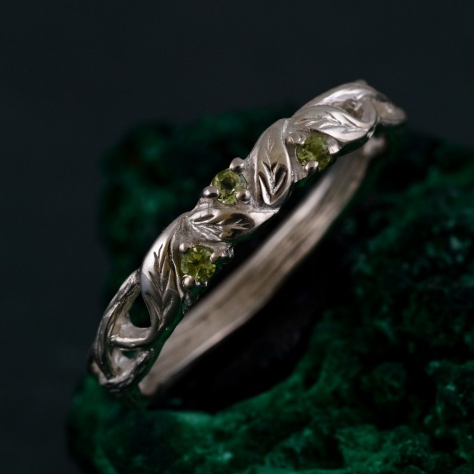 Enchanted Forest Peridot Ring - Elven Leaf Engagement Ring