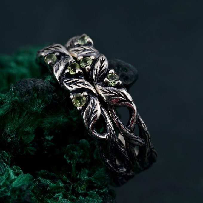 Enchanted Peridot Ring Set - Whimsical Vine & Willow Leaf Motifs