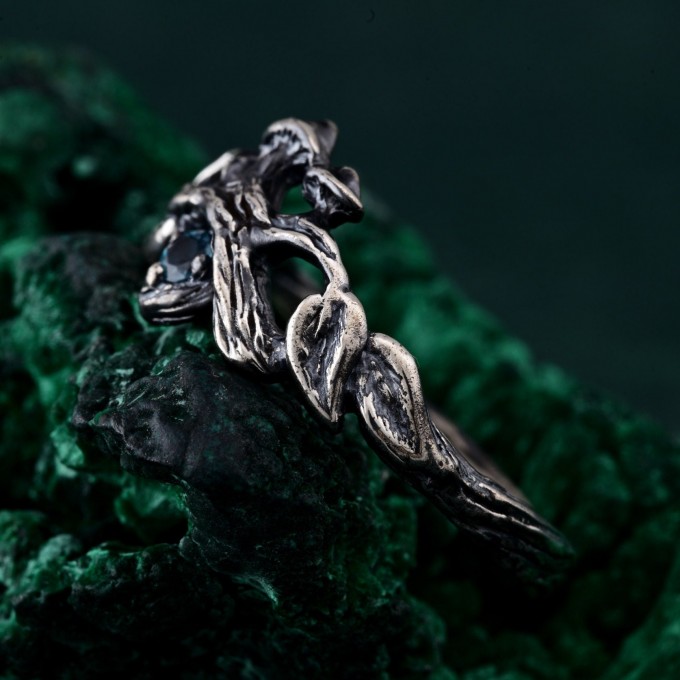 Unisex Gothic Wedding Ring – Witchy Statement Ring with Ruby, Silver Geometric Design, Unique Gothic Jewelry for All Genders