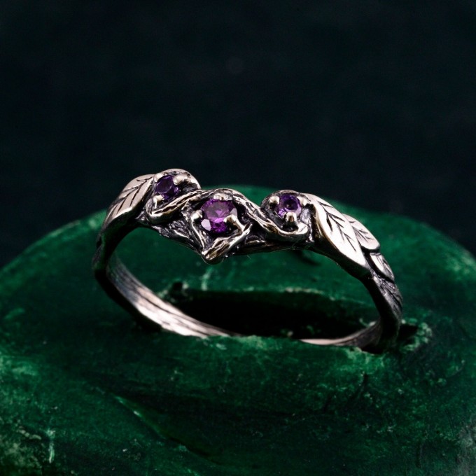 Whispering Vines: Gothic Amethyst Ring