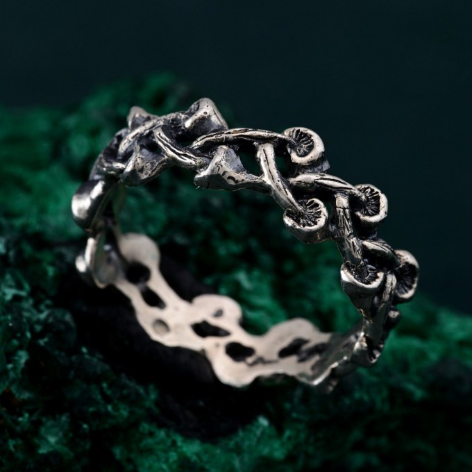 Unbreakable Ties: Gothic Chain Silver Ring