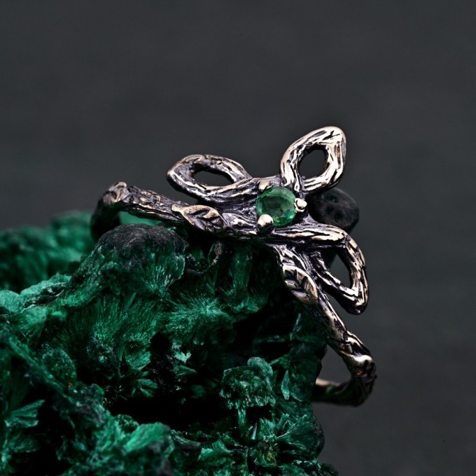 Rustic Emerald Vine Ring: Druid Celtic Tree Design