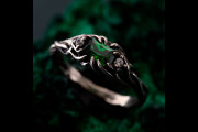 Emerald Elegant Leafy Wedding Band, Luxury Tree-Inspired Ring, Exquisite Wedding Ring, Unique Tree Leaf Wedding Band, Premium Wedding Ring