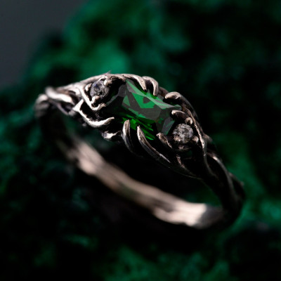 Emerald Elegant Leafy Wedding Band, Luxury Tree-Inspired Ring, Exquisite Wedding Ring, Unique Tree Leaf Wedding Band, Premium Wedding Ring