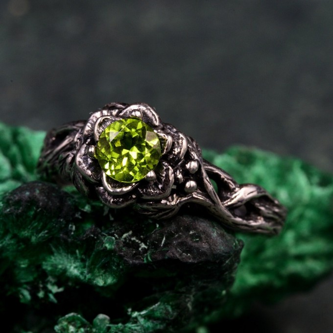 Elegant Peridot Lotus Ring - Nature-Inspired Silver Band with Leaf Detail