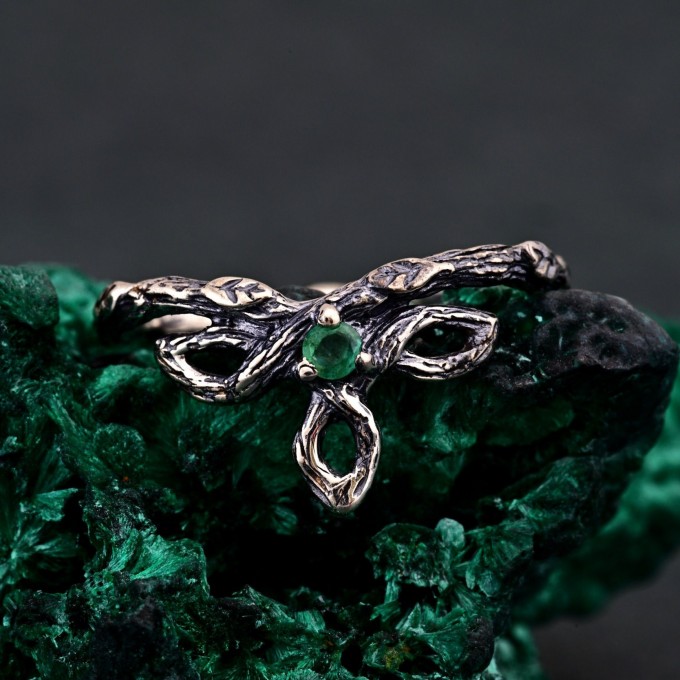 Rustic Emerald Vine Ring: Druid Celtic Tree Design