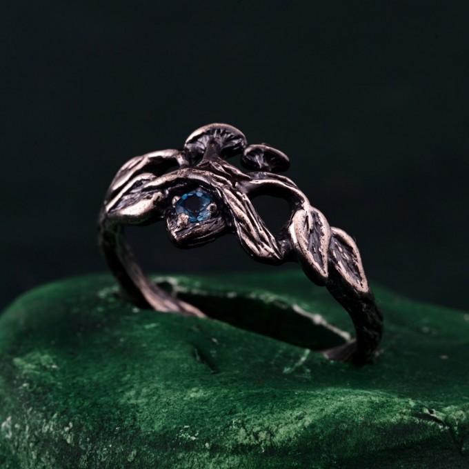 Unisex Gothic Wedding Ring – Witchy Statement Ring with Ruby, Silver Geometric Design, Unique Gothic Jewelry for All Genders