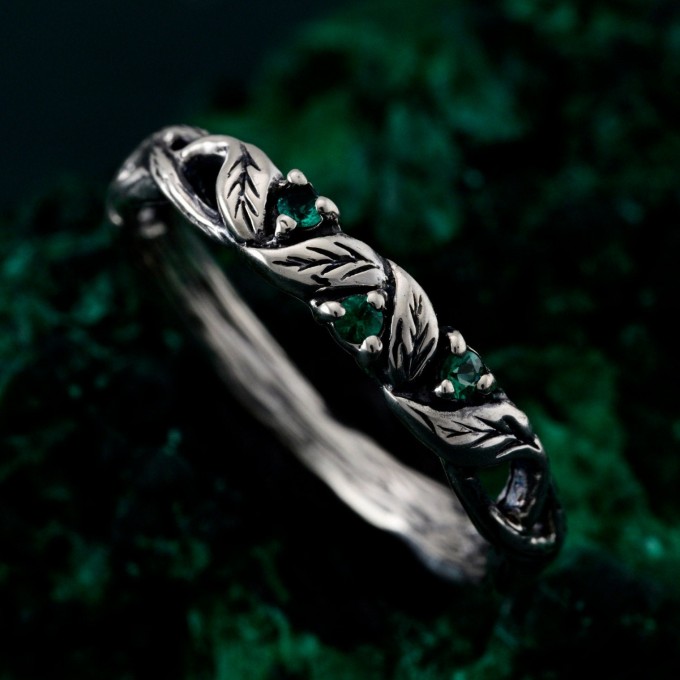 Emerald Silver Ring – Nature-Inspired Elegant Jewelry, Enchanted Forest Design with Vine & Willow Leaf