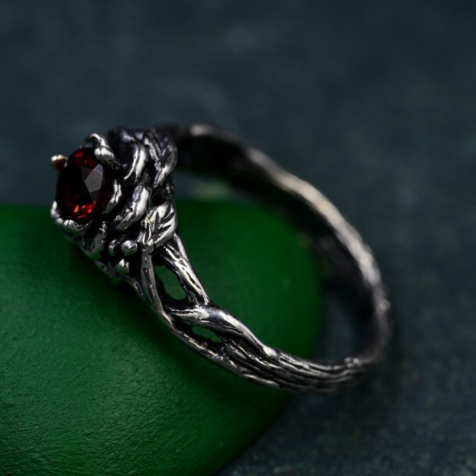 Handmade Silver Lotus Ring – Elegant Nature-Inspired Jewelry with Chic Floral Design