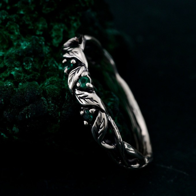 Emerald Silver Ring – Nature-Inspired Elegant Jewelry, Enchanted Forest Design with Vine & Willow Leaf