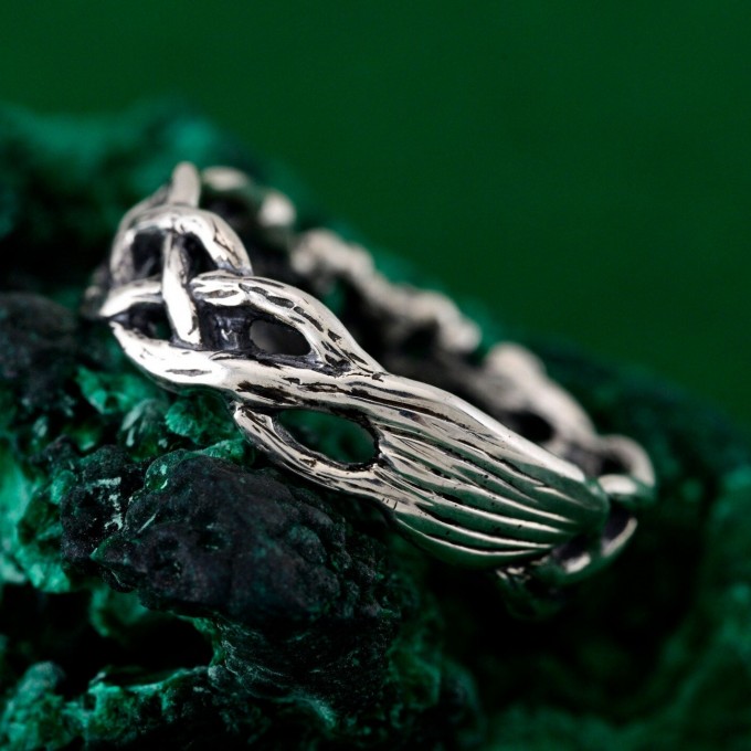 Enchanted Forest Silver Ring with Nature-Inspired Twig Design