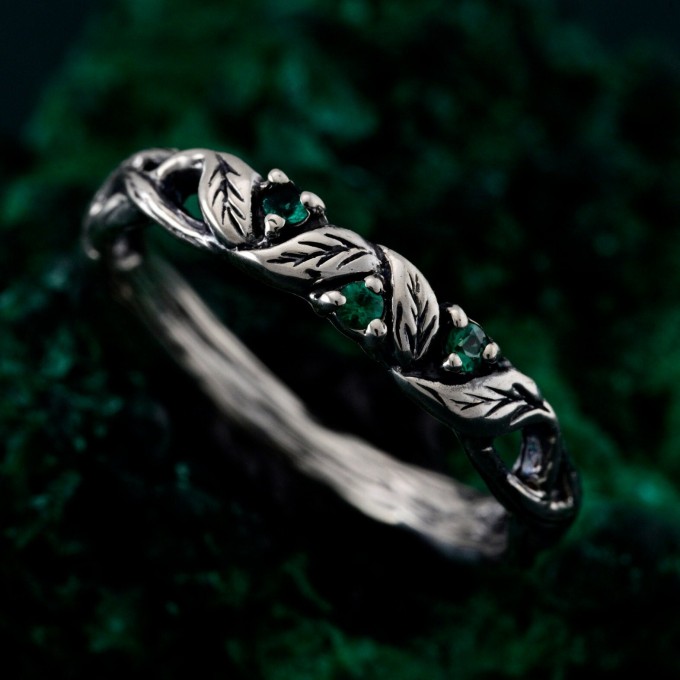 Emerald Silver Ring – Nature-Inspired Elegant Jewelry, Enchanted Forest Design with Vine & Willow Leaf