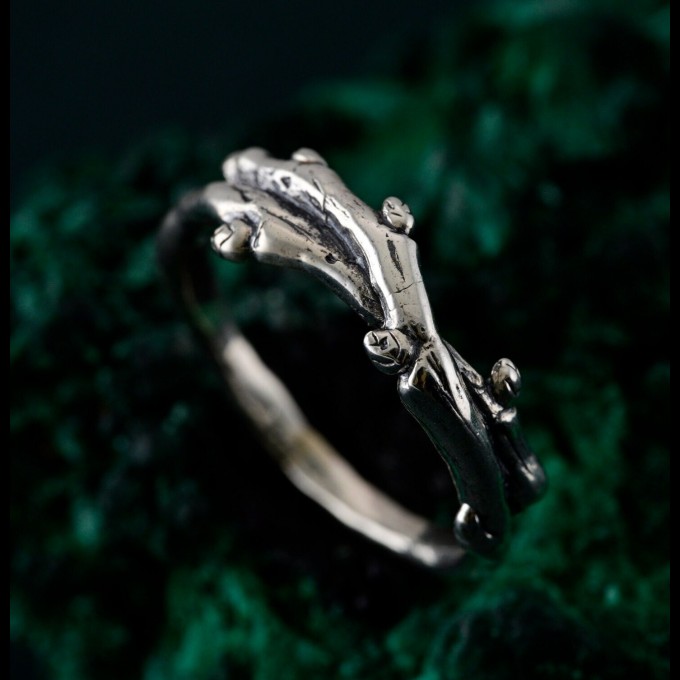 Handcrafted Sterling Silver Twig Ring – Nature-Inspired Wavy Forest Band