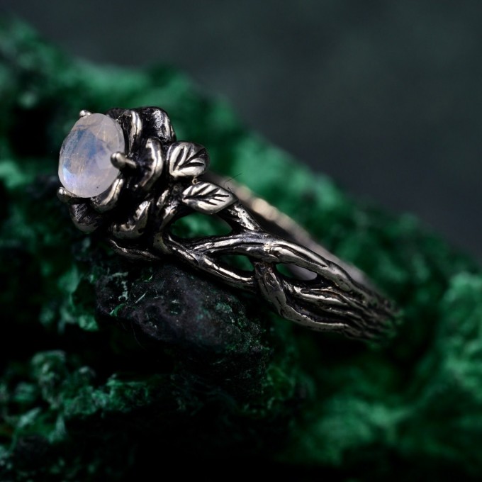 Elven Men's Silver Sapphire Vine Ring – Unique Fantasy Wedding Ring, Nature-Inspired Witchy Jewelry