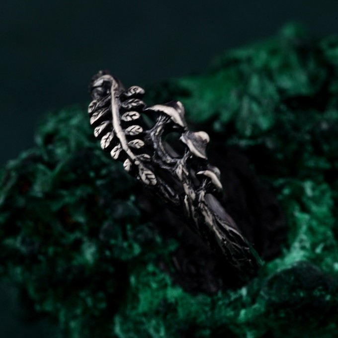 Stunning Unique Silver Ring - Unisex Gothic Wedding Band with Mushrooms