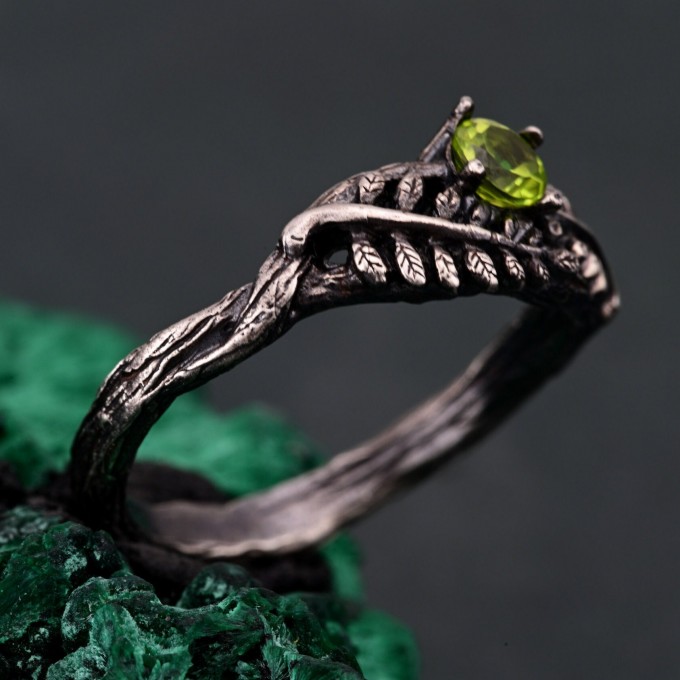 Enchant Forest Wedding Band – Peridot Fern Branchlet, Whispering Fern, Twig and Fern Design, Graceful Frond Ring