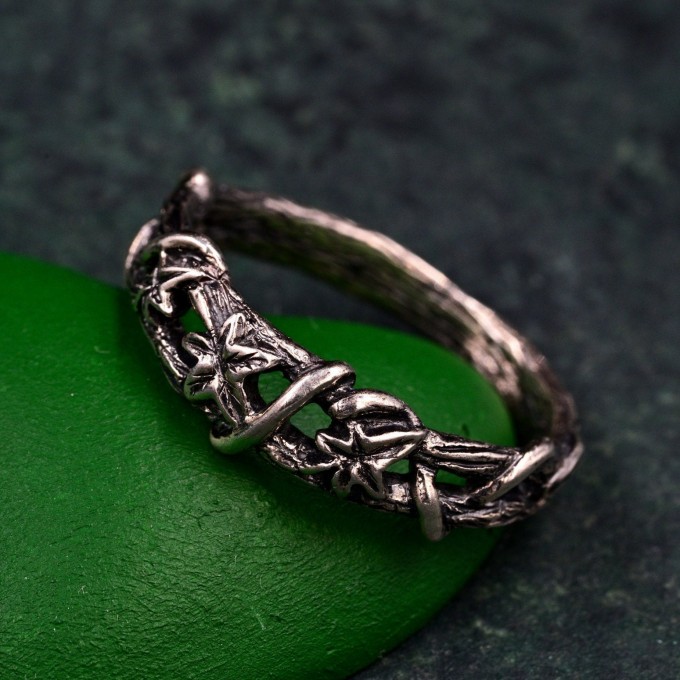 Elegant Silver Leaf Ring – Unique Botanical Wedding Band, Handcrafted Nature Jewelry