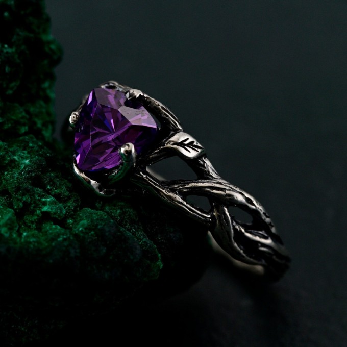 Nature-Inspired Ring with Elegant Branches and Leaves Design