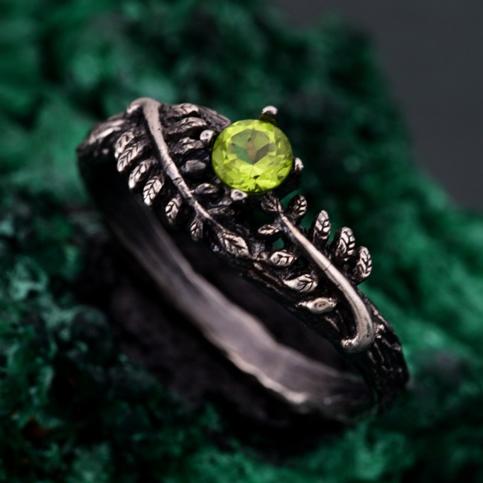 Enchant Forest Wedding Band – Peridot Fern Branchlet, Whispering Fern, Twig and Fern Design, Graceful Frond Ring