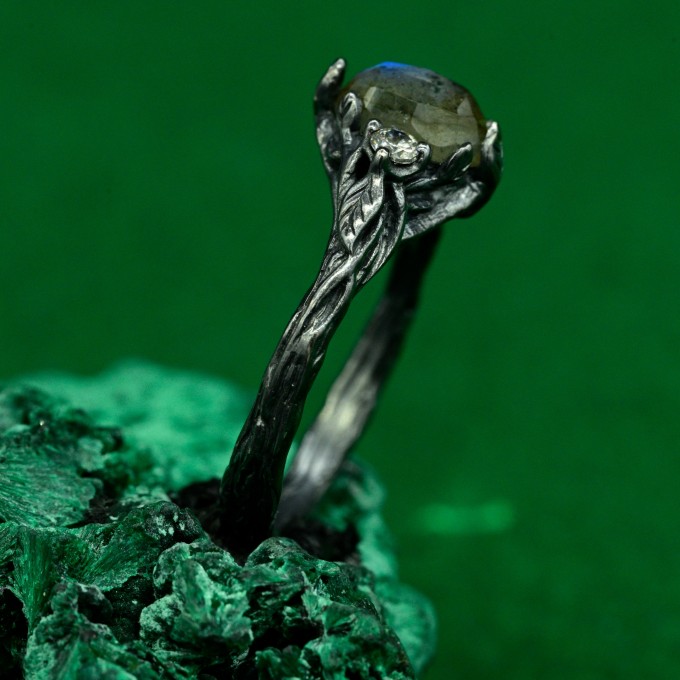 Airy Silver Engagement, Dark Floral Wildflower Ring, Ethereal Forest Fairy, Unique Romance, Mystical Fairy Band, Textured Branch Design