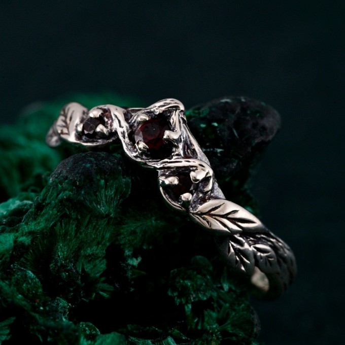 Dance of the Leaves: Gothic Garnet Ring