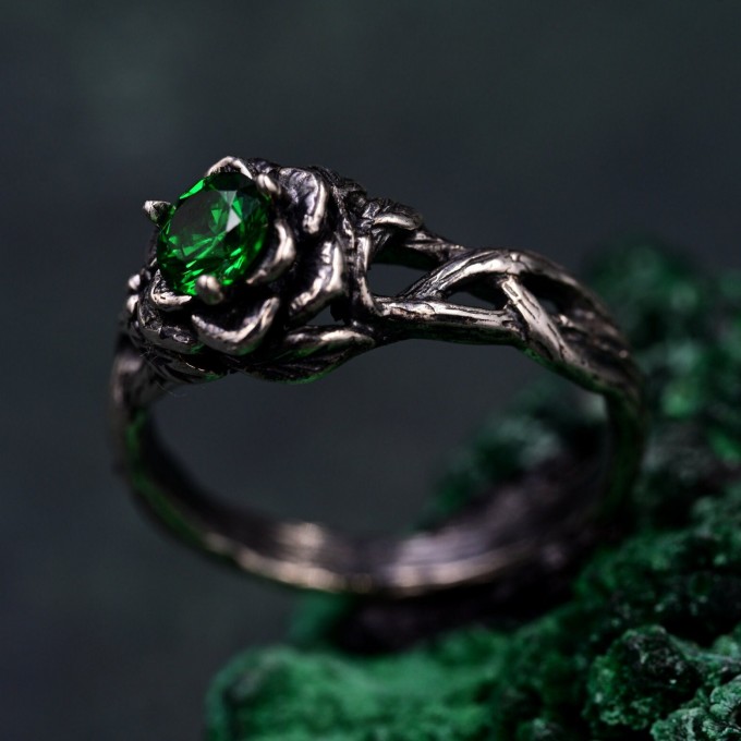 Emerald Lotus Ring – Sterling Silver Twisted Twig Design, Floral Promise Ring, Enchanted Forest Engagement Jewelry for Her