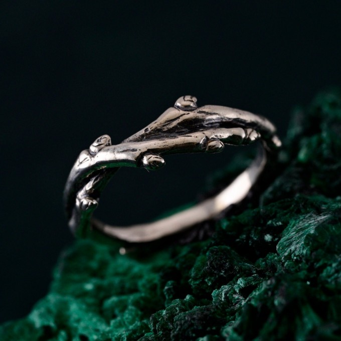 Handcrafted Silver Leaf Ring – Unique Gothic Style Wedding Band