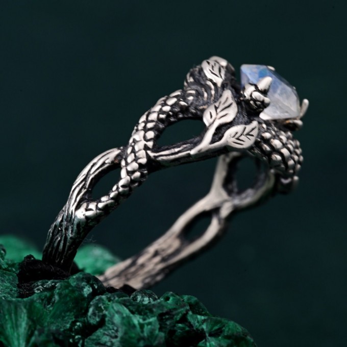 Scale of the Dragon Ring: Mythical Silver Design