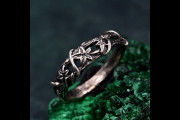 Rustic Ivy Leaf Wood Band - Unique Tree Bark Pattern Wedding Ring, Nature-Inspired Sterling Silver Jewelry for Men and Women