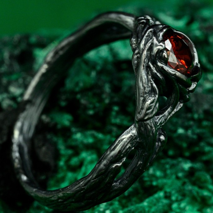 Handcrafted 925 Silver Garnet Ring – Elegant Minimalist Gemstone Jewelry for Women