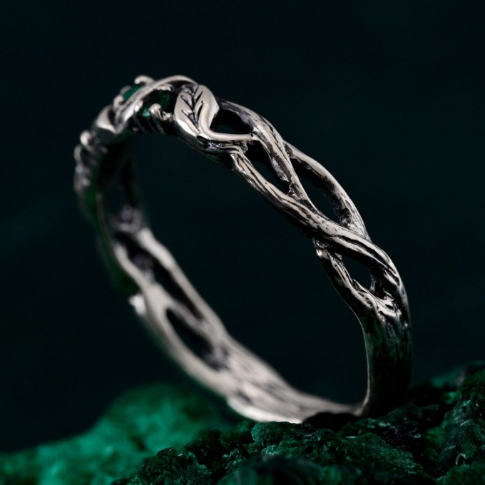 Emerald Silver Ring – Nature-Inspired Elegant Jewelry, Enchanted Forest Design with Vine & Willow Leaf