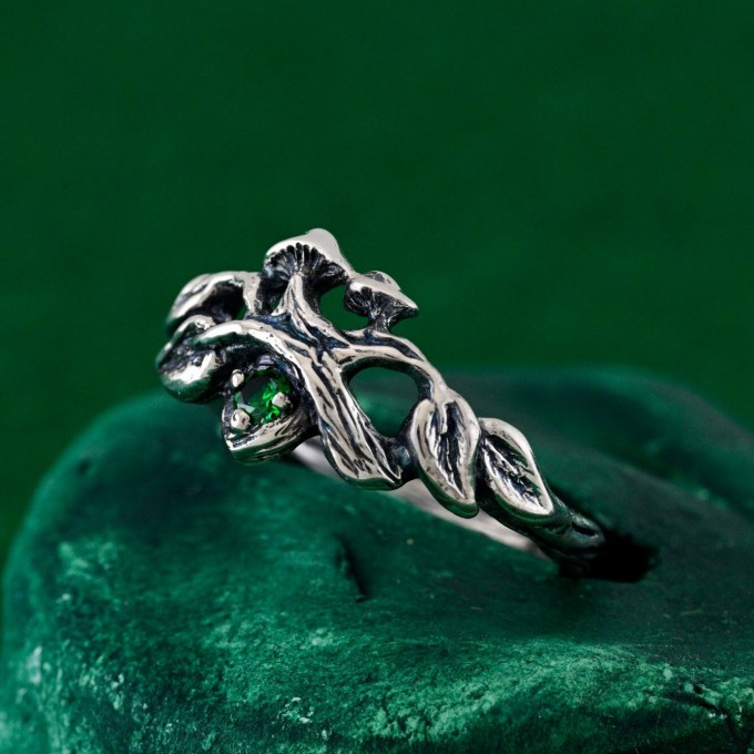 Unisex Gothic Wedding Ring – Witchy Statement Ring, Silver Geometric Design, Unique Gothic Jewelry for All Genders