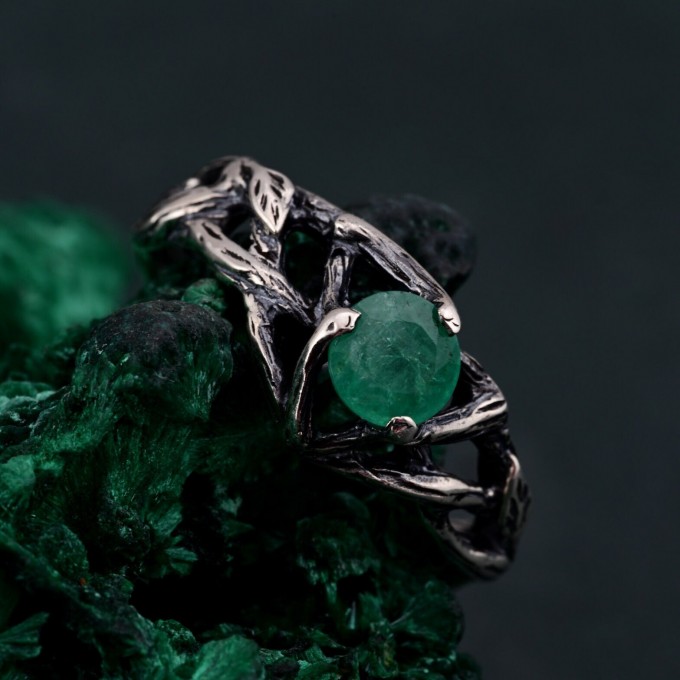 Celtic Emerald Silver Ring - Timeless Celtic Elegance