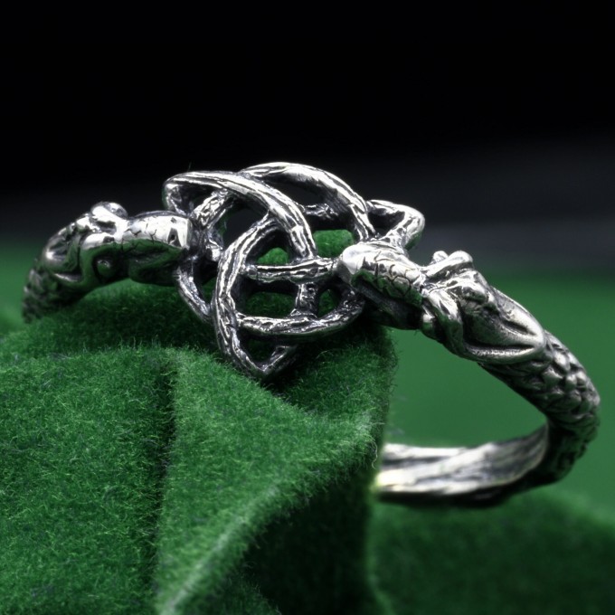 Celtic Knot Sterling Silver Ring – Symbol of Eternity