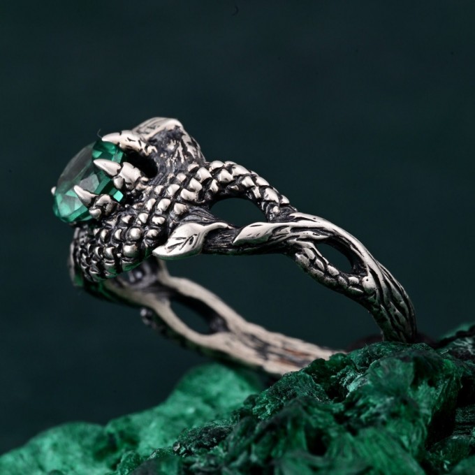 Majestic Ring Dragon Scale - Serpentine Elegance in Silver Armor