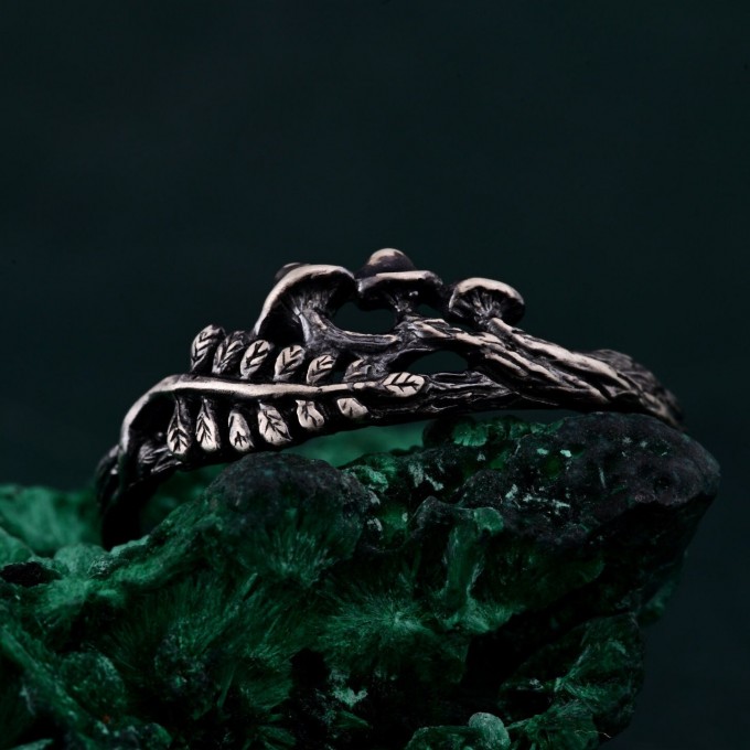Stunning Unique Silver Ring - Unisex Gothic Wedding Band with Mushrooms
