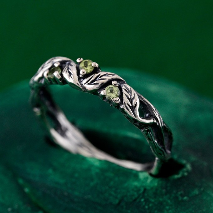 Silver Forest Fairy Ring: Whimsical Vine and Willow Leaf Design