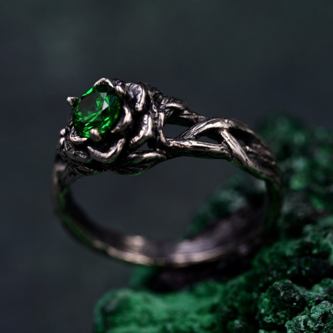 Nature's Embrace Emerald Ring with Lotus and Twisted Branches