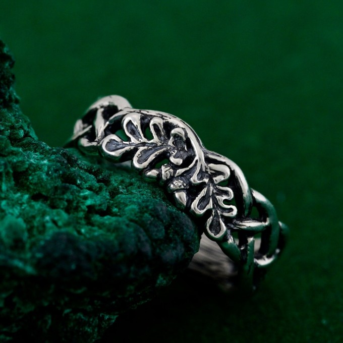 Enchanted Forest Silver Ring with Nature-Inspired Twig Design