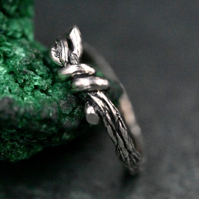 Wedding Ring Leaf and Branch – Unisex Gothic Ring with Leaves and Branch, Wedding Ring for the Enigmatic Couple