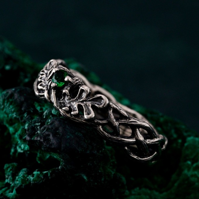 Sterling Silver Leaf with Emerald – Emerald Oak Leaf Silver Ring, Oak Leaf and Emerald Silver Ring, Silver Oak Ring, Silver Oak Leaf Band